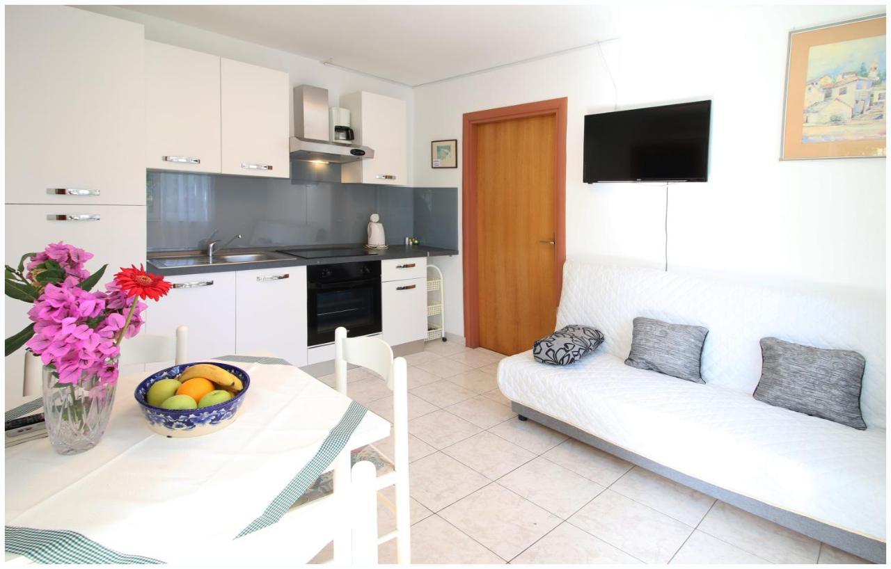 Mir Apartments Primošten Eksteriør billede