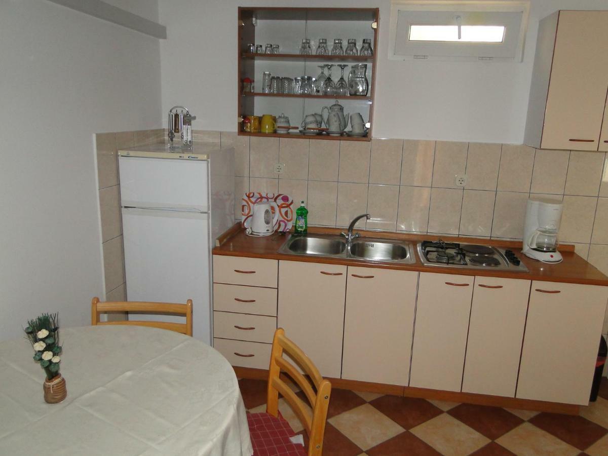 Mir Apartments Primošten Eksteriør billede